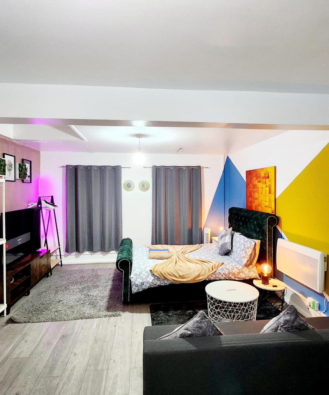 New Deluxe Studio Apt-2 Лондон Стая снимка