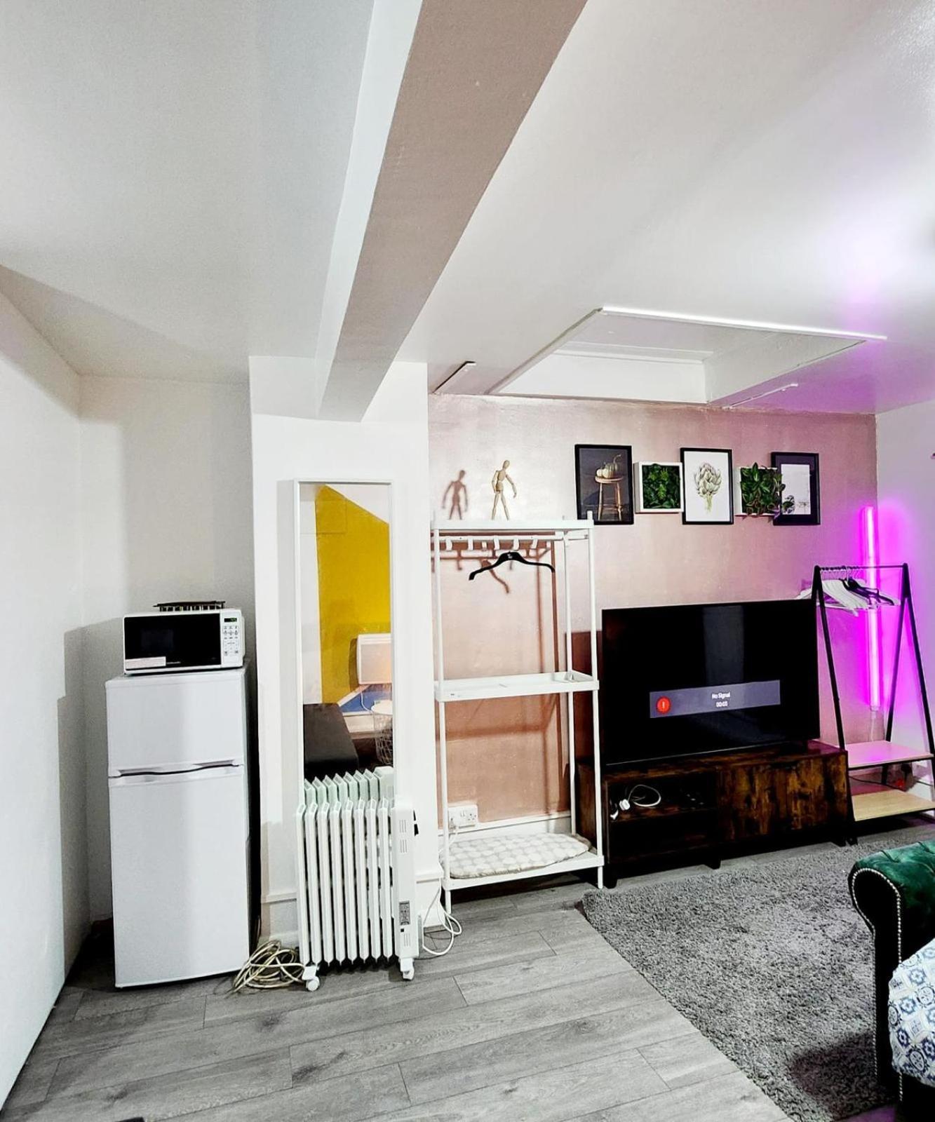 New Deluxe Studio Apt-2 Лондон Стая снимка
