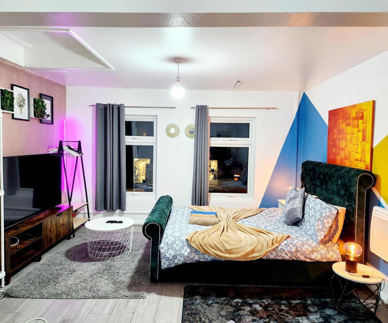 New Deluxe Studio Apt-2 Лондон Стая снимка