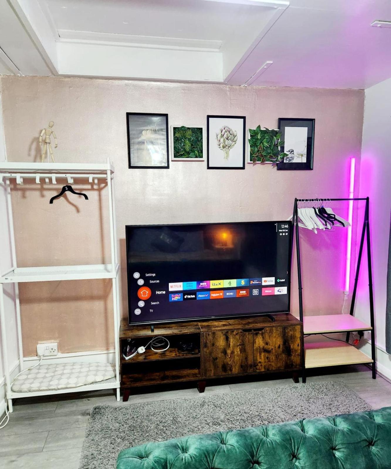 New Deluxe Studio Apt-2 Лондон Стая снимка