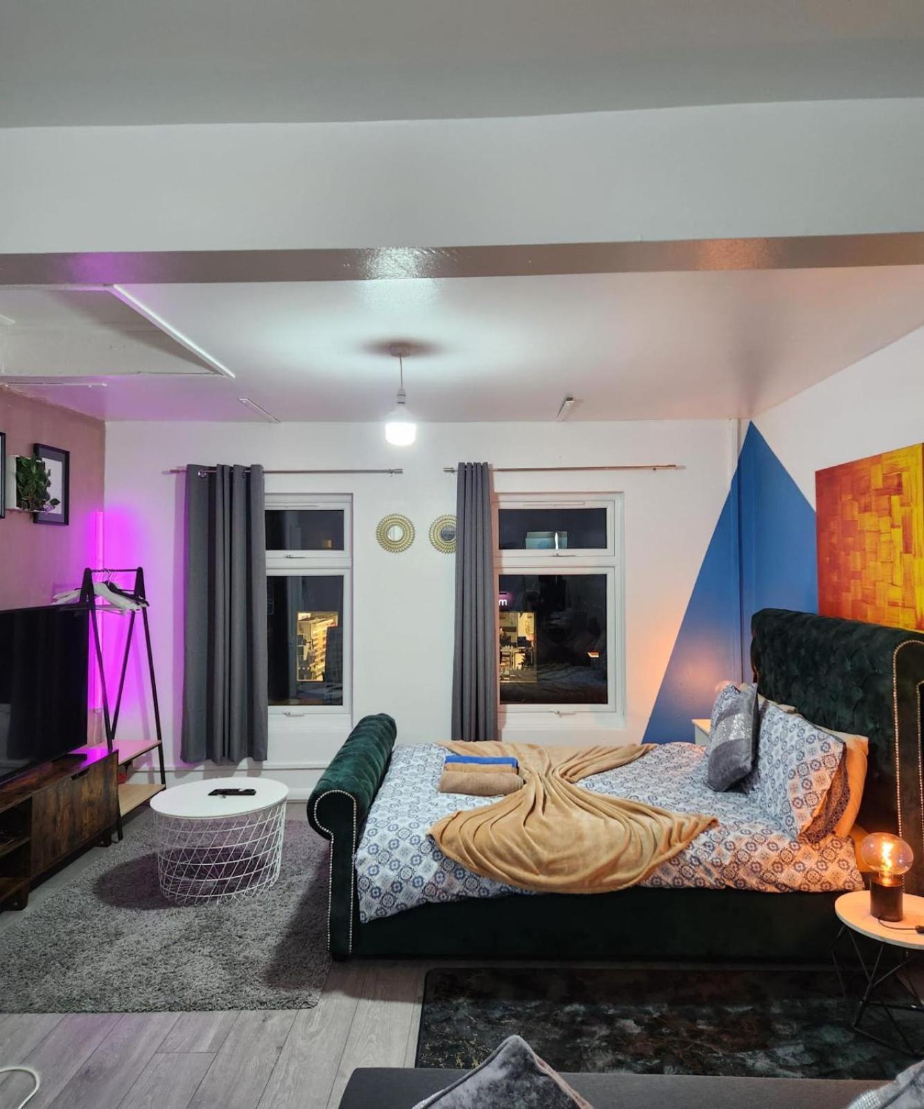 New Deluxe Studio Apt-2 Лондон Стая снимка