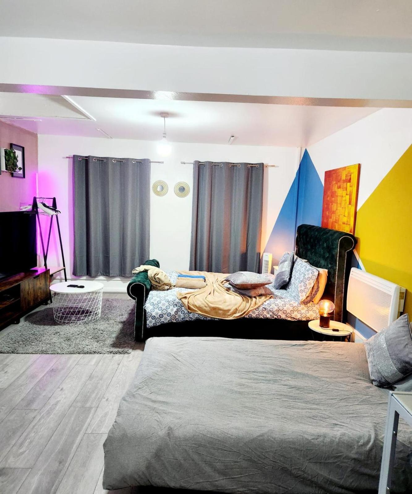 New Deluxe Studio Apt-2 Лондон Стая снимка